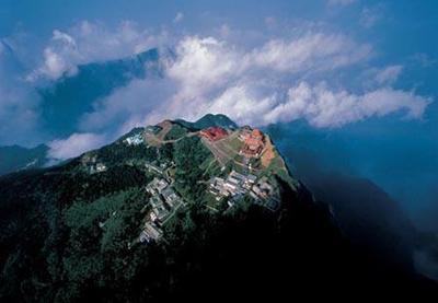 Mount Emei Ultimate Guide